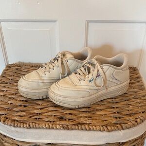 Reebok Classic Sneakers